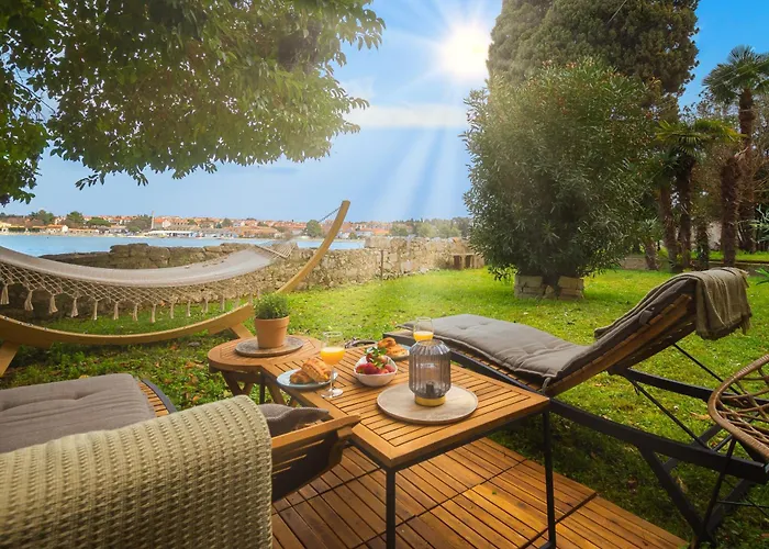 Exclusive Seafront Bacchus Apartment