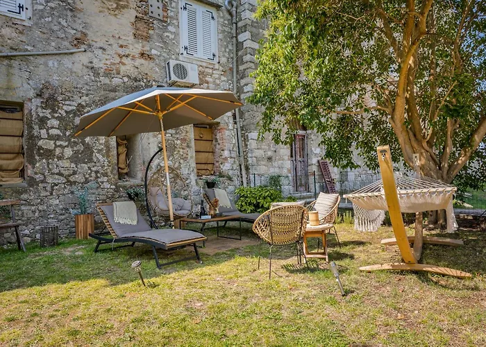 Exclusive Seafront Bacchus Apartment